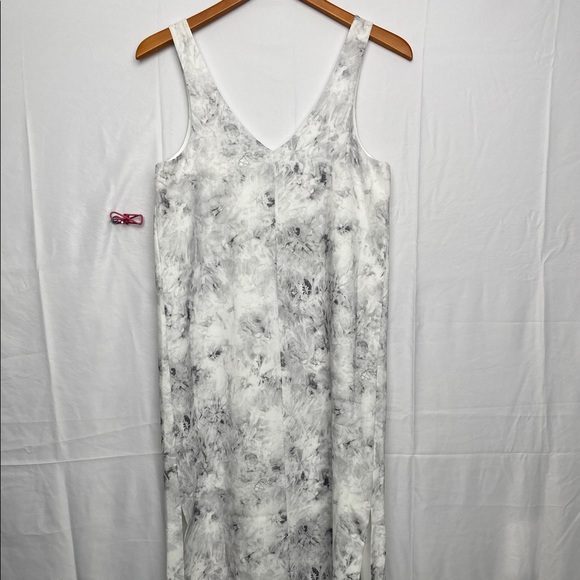 Lululemon dress - Picture 3 of 7